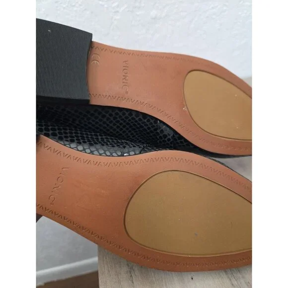 Vionic Zana Black Leather Lizard Loafers Size 8.5 - Picture 4 of 6